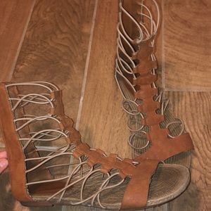 Maurices high rise sandalls .
